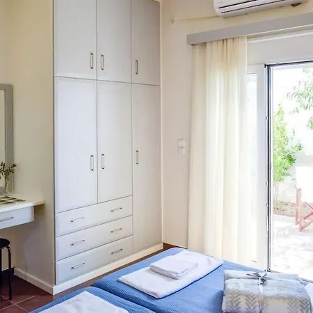 το μεγάλο αμπέλι Apartment Megalochori (Santorini)