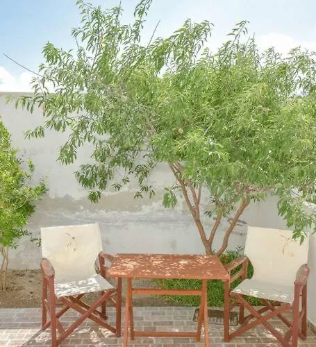 το μεγάλο αμπέλι Megalochori (Santorini)